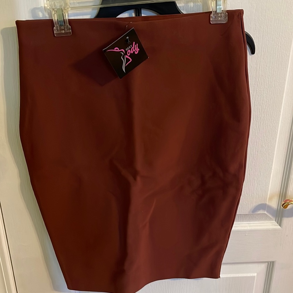 Mid length skirt